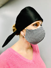 Load image into Gallery viewer, CLASSICS - Olson Mask - Gingham - Black
